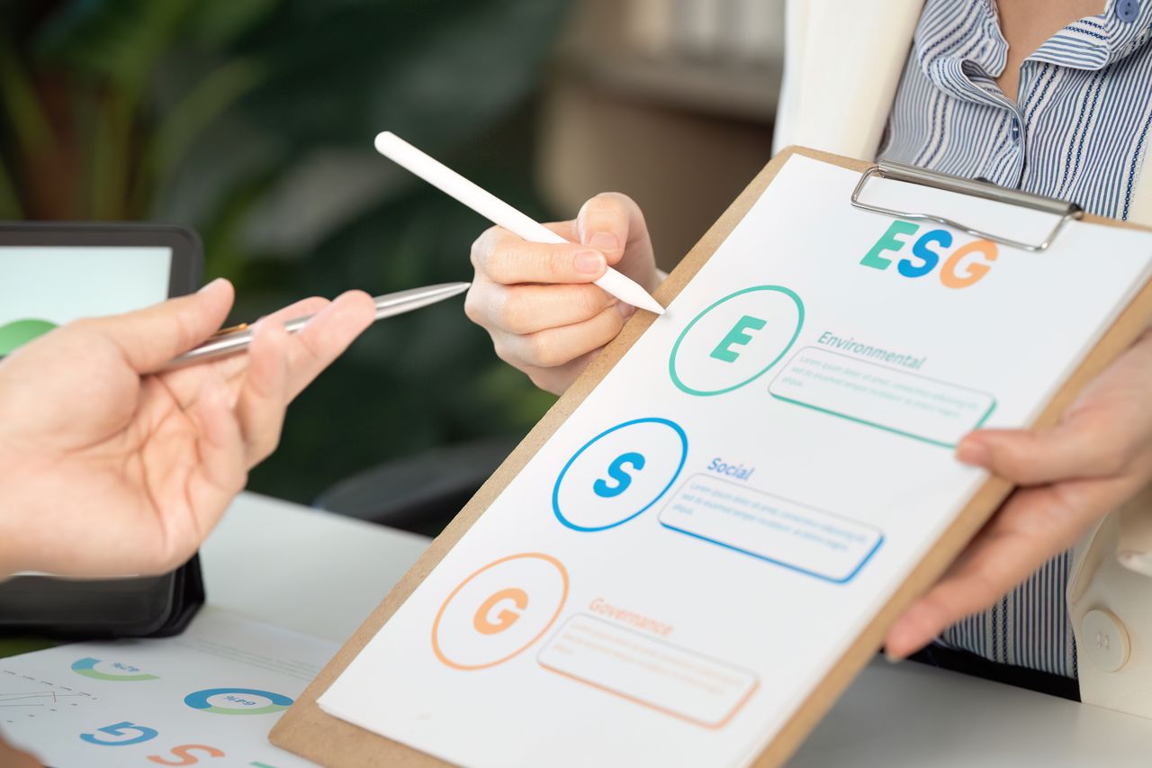 Guide pratique : concevoir un benchmark RSE personnalisé — méthode, indicateurs, collecte et restitution pour prioriser actions.